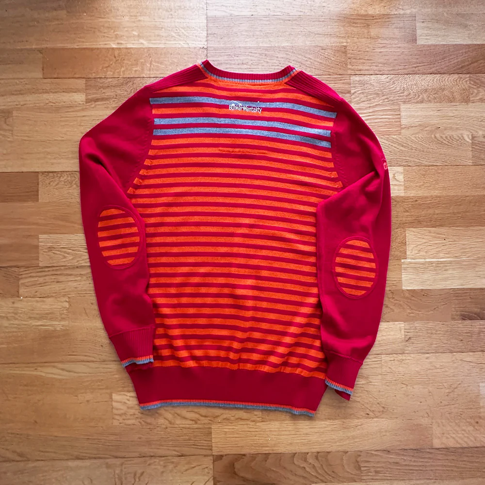 Merino Wool V Neck with Crest & Stripe Back- Red - M (Sample) - Image 2